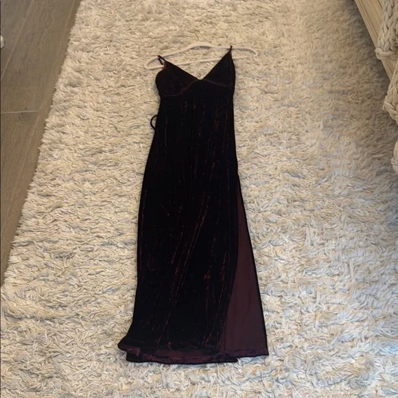 FREE PEOPLE Elegant Velvet Dress in Rich BURGUNDY NWOT - Picture 9 of 16